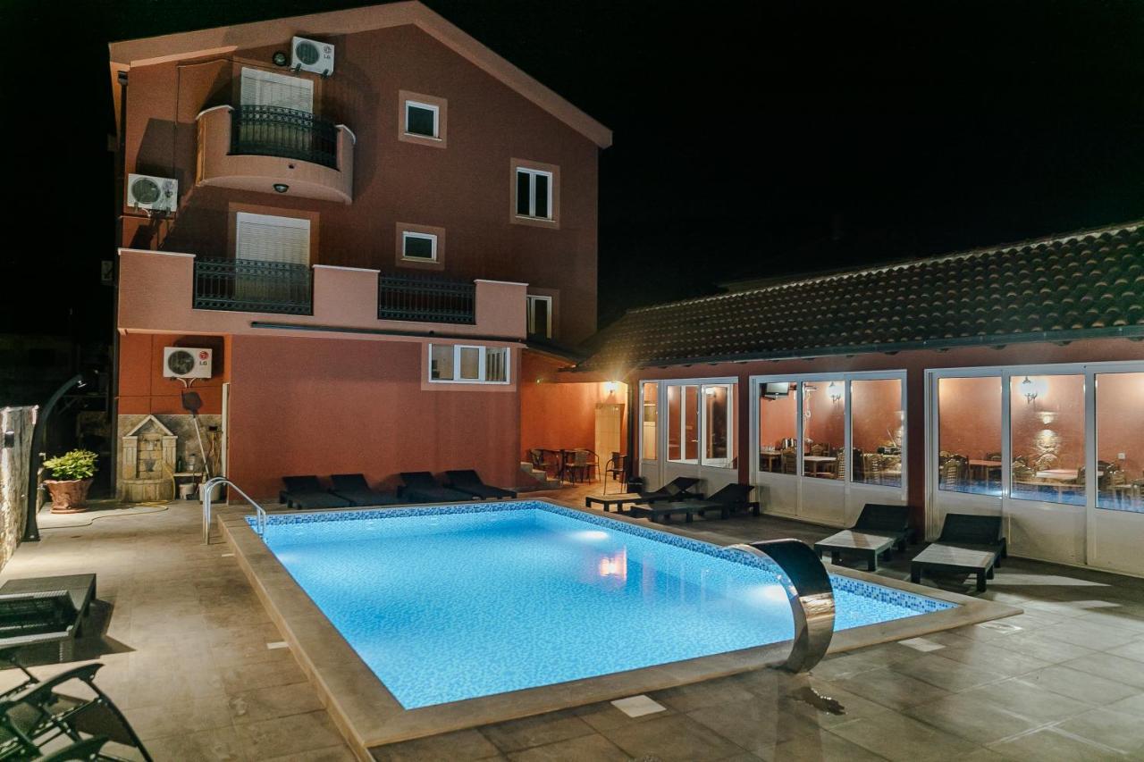 Guest House Villa Zivanovic Herceg Novi Eksteriør bilde